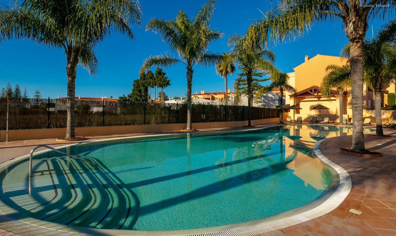 Luzbay Pool Apartments المظهر الخارجي الصورة